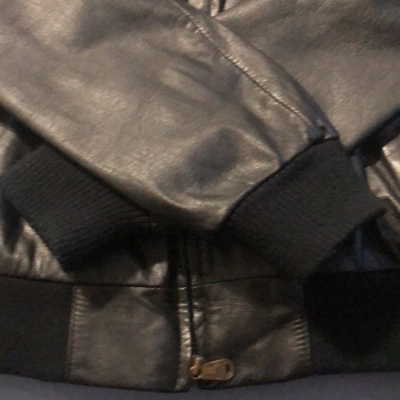 VINTAGE Member’s Only leather jacket - Picture 8 of 8